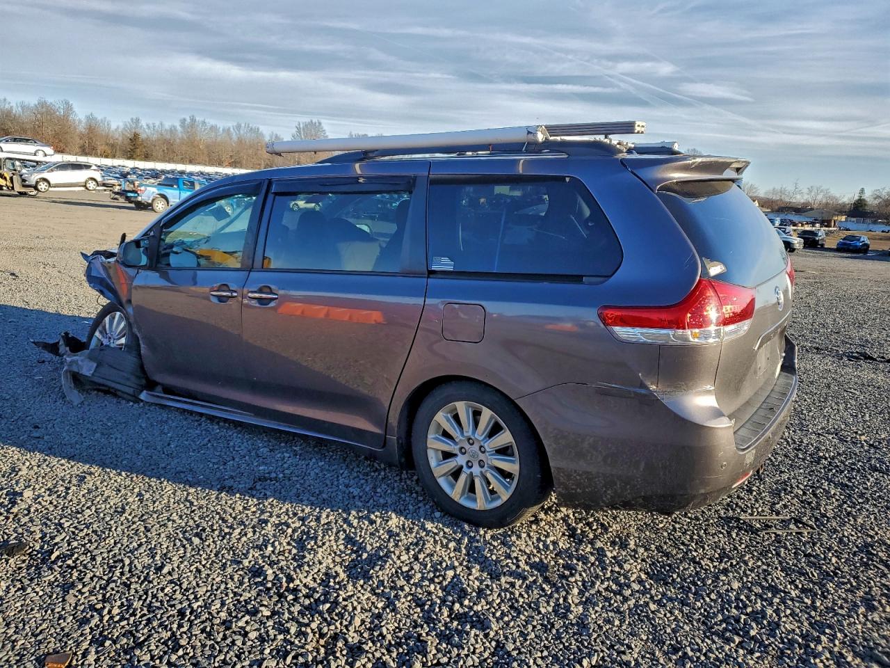 TOYOTA SIENNA XLE
