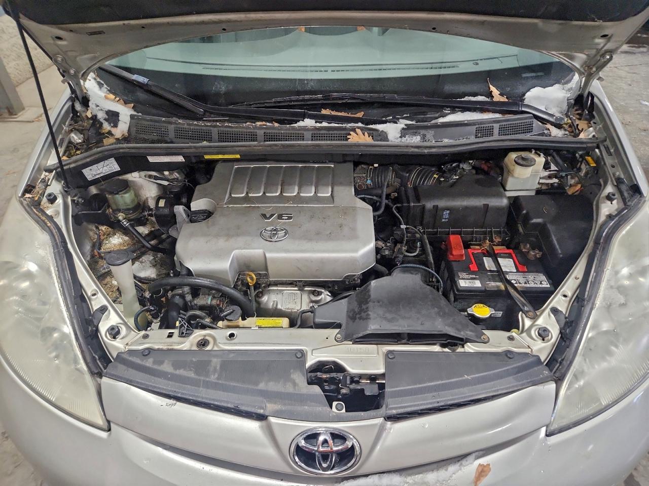 Lot #3302839936 2008 TOYOTA SIENNA XLE