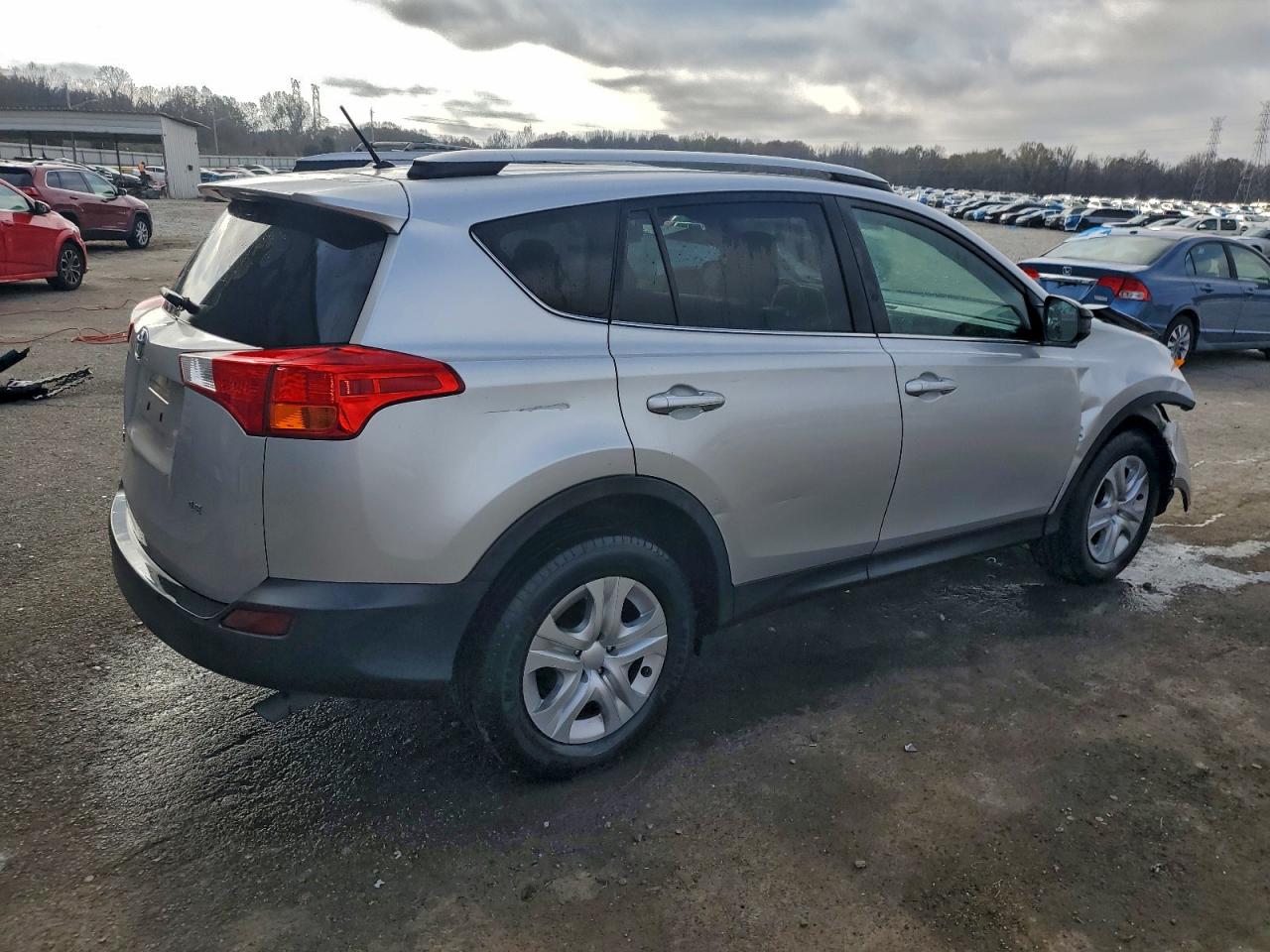 TOYOTA RAV4 LE