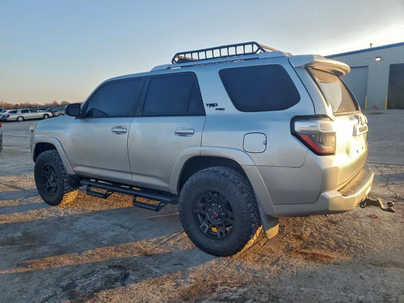 2018 TOYOTA 4RUNNER SR #3303719416