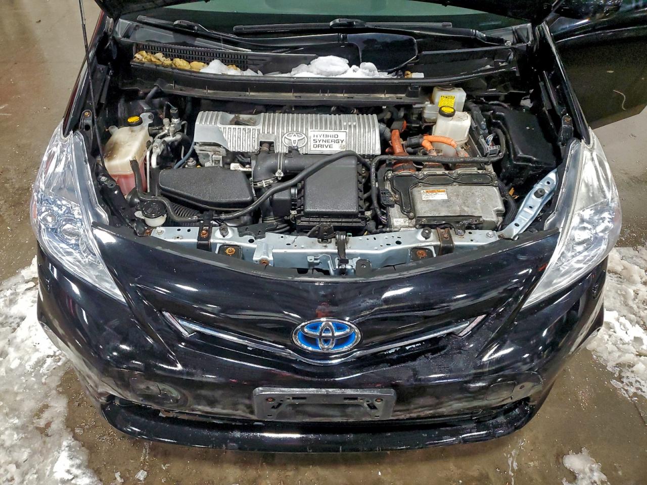 TOYOTA PRIUS V