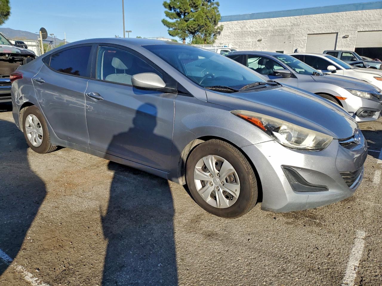 HYUNDAI ELANTRA SE