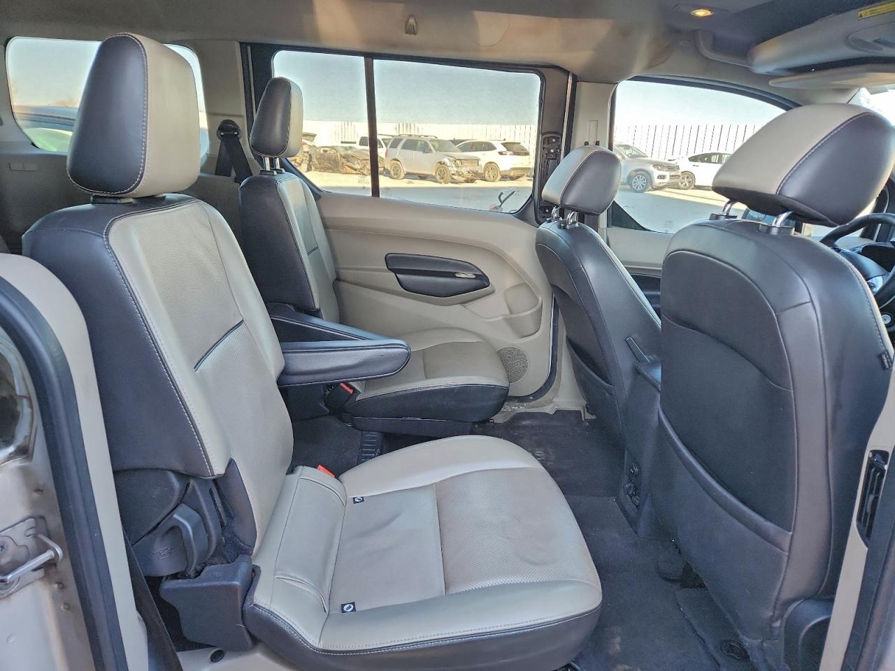 FORD TRANSIT CONNECT TITANIUM