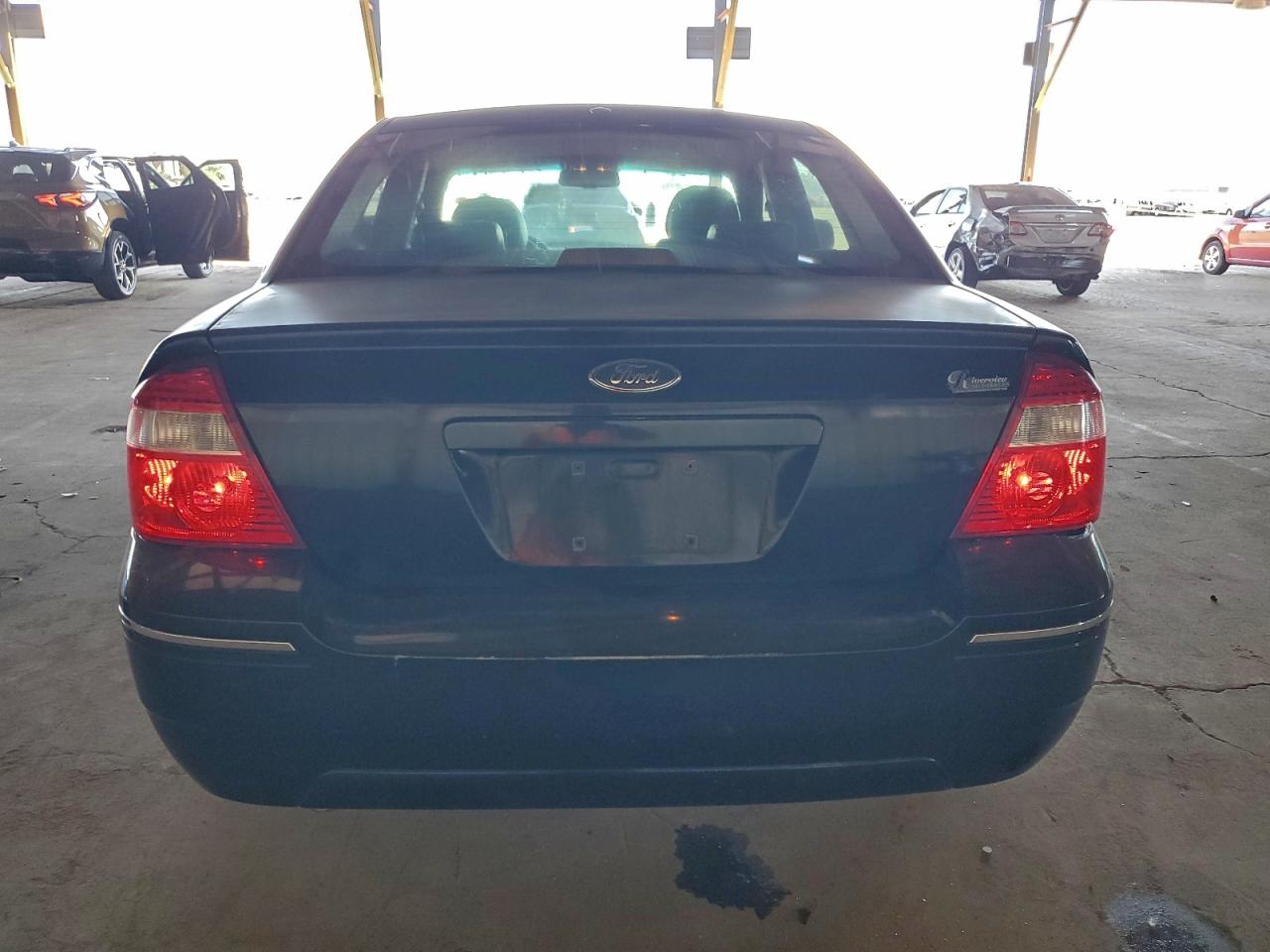 Lot #3311799207 2006 FORD FIVE HUNDR