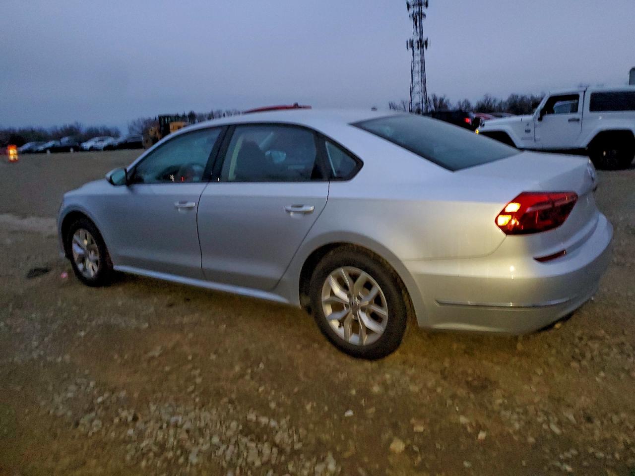 VOLKSWAGEN PASSAT S