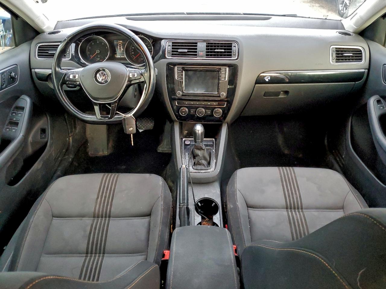 VOLKSWAGEN JETTA SE