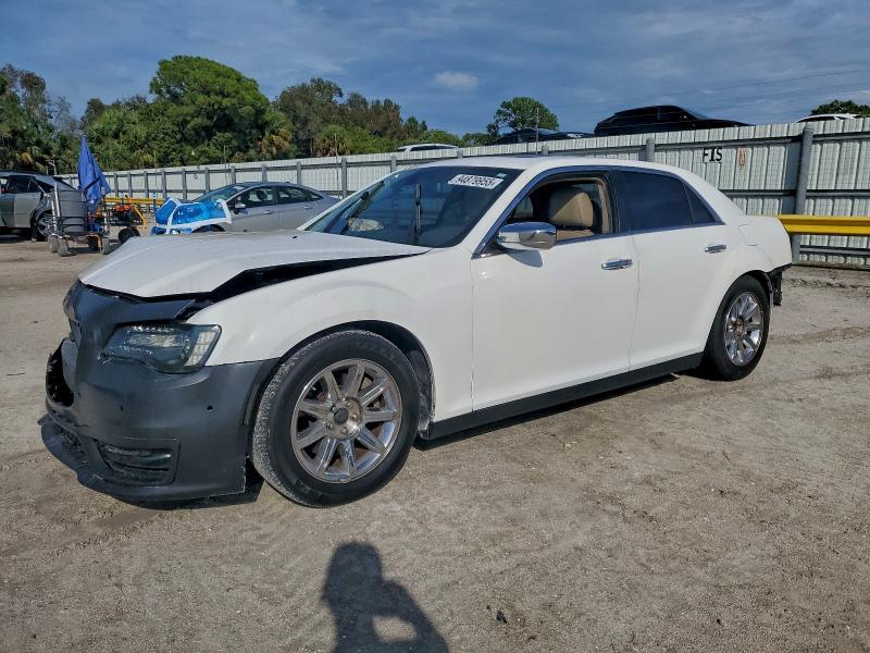 2011 CHRYSLER 300C #3302694049