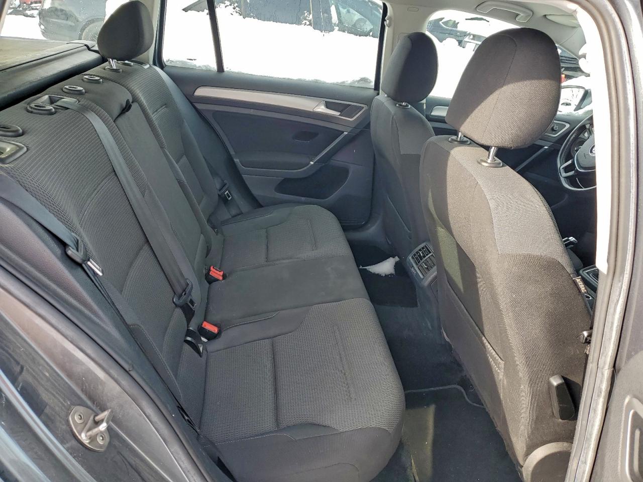 VOLKSWAGEN GOLF SPORTSVAN S