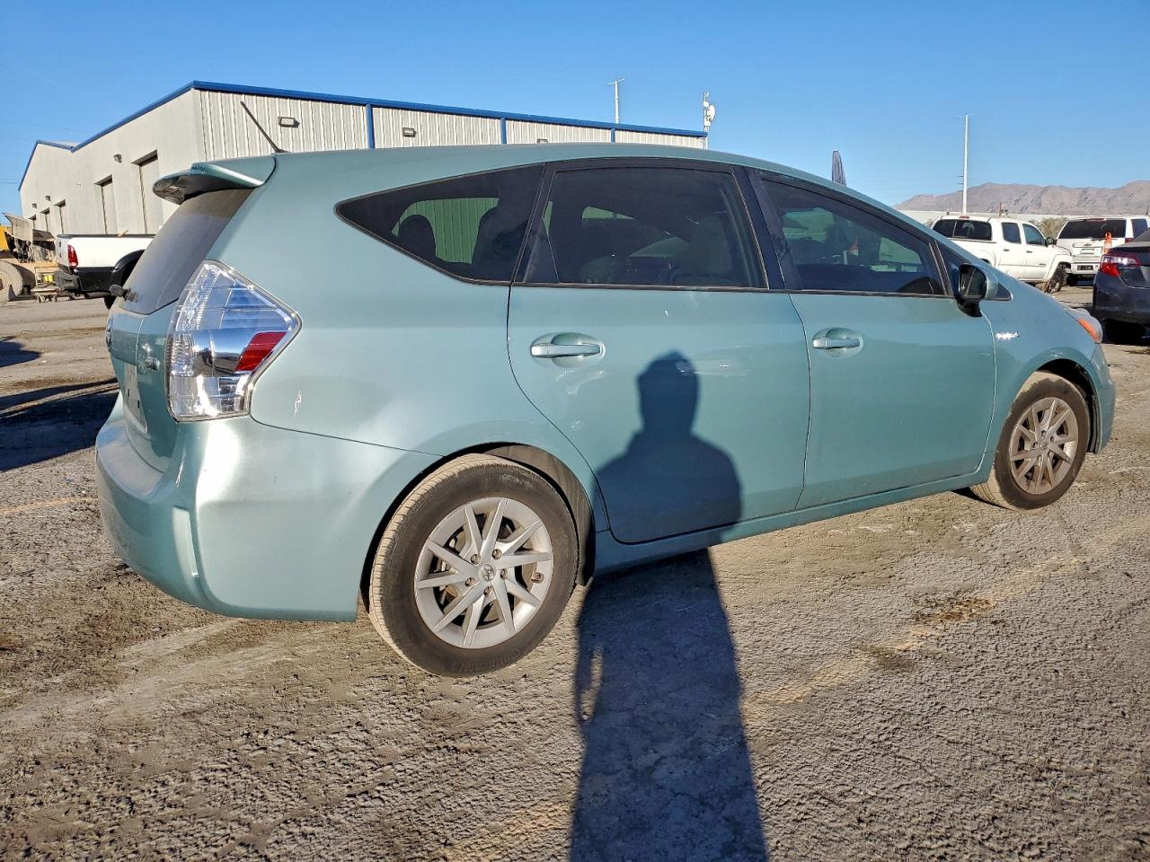 TOYOTA PRIUS V
