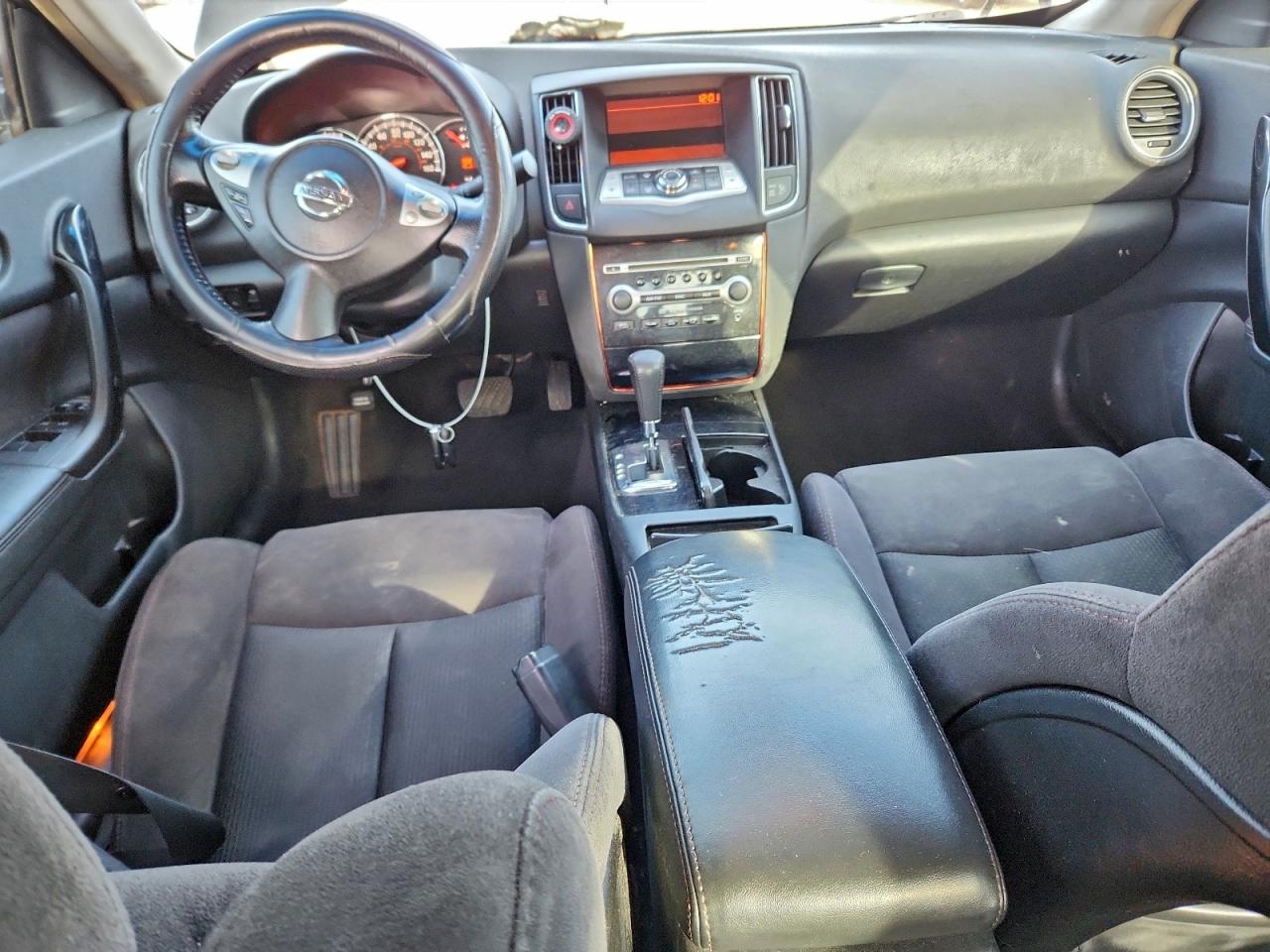NISSAN MAXIMA S
