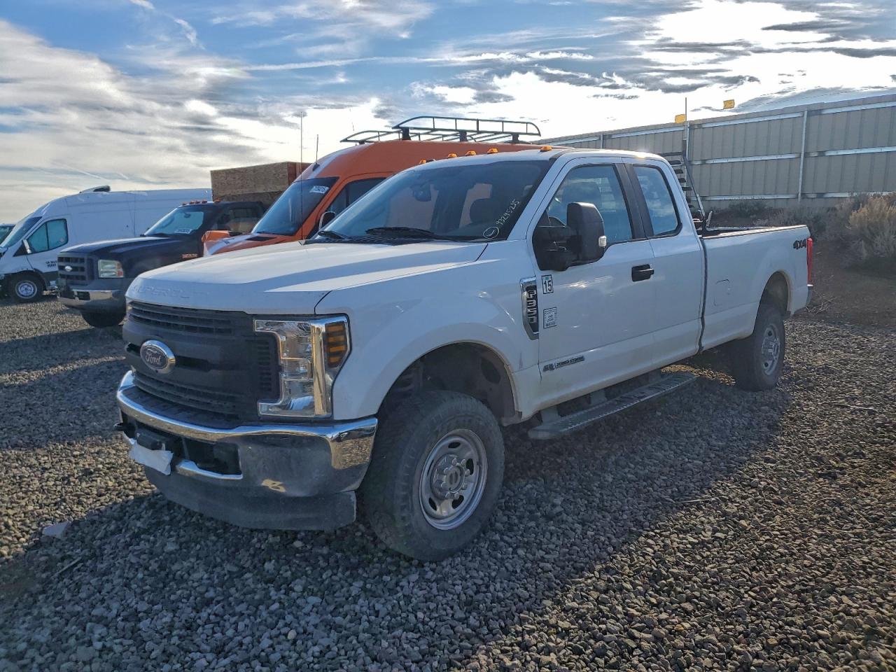 FORD F-350 SUPER DUTY