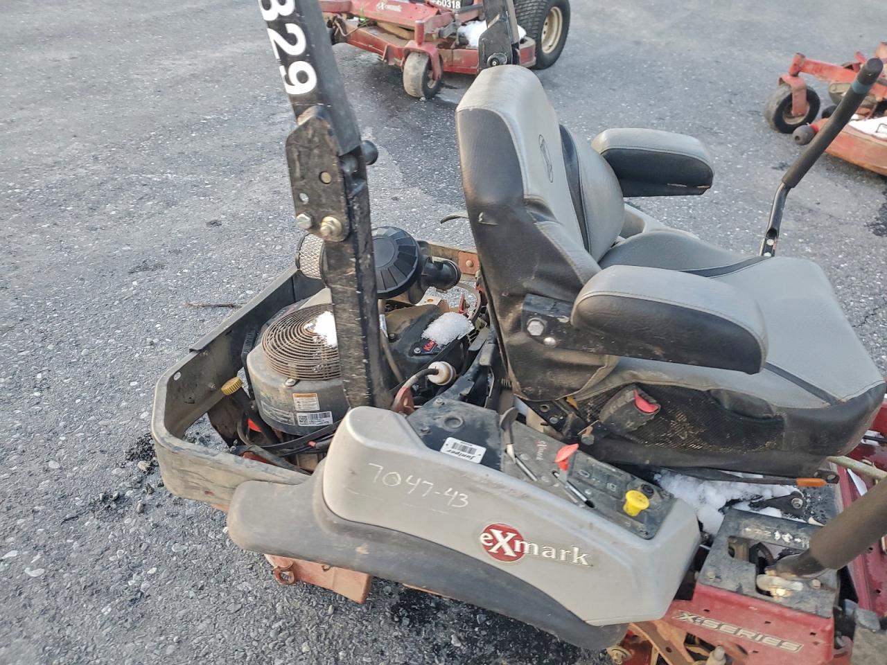 Lot #3305345310 2019 EXMARK ZERO TURN