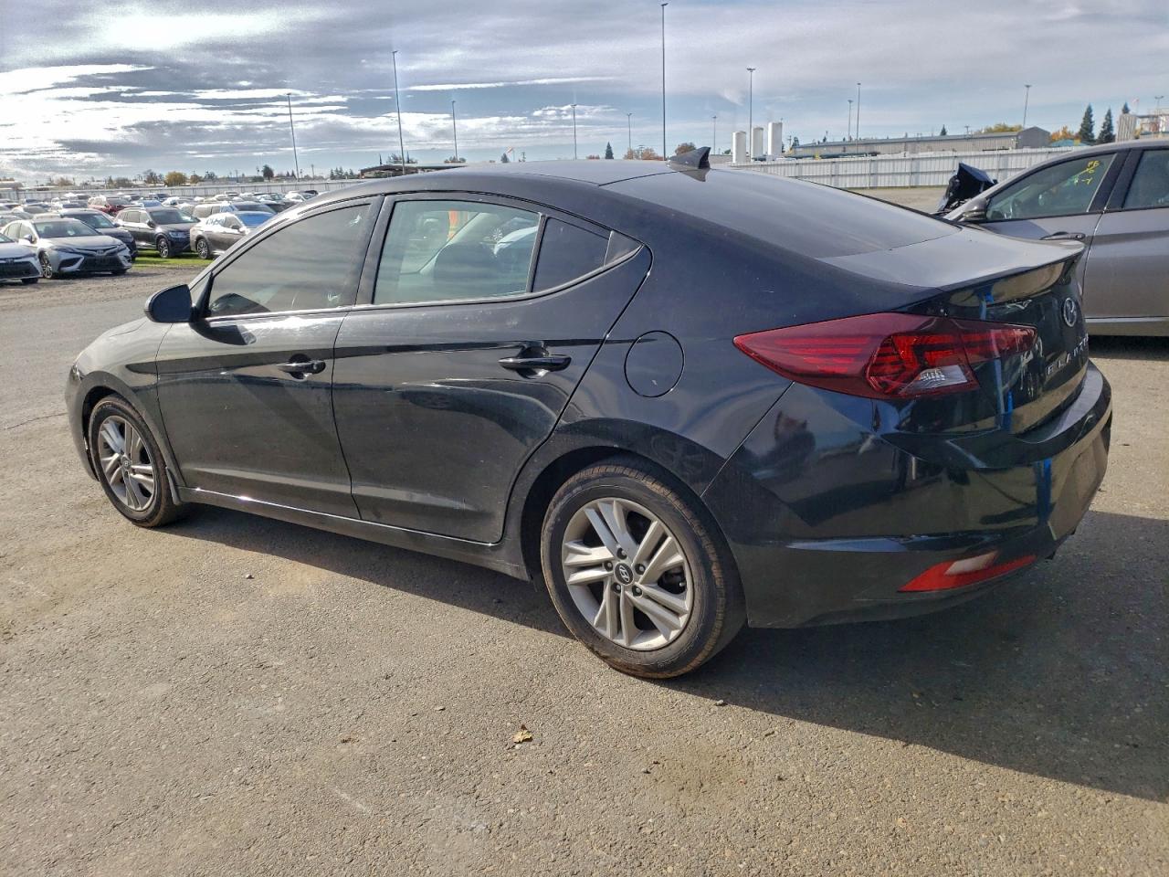 HYUNDAI ELANTRA SEL