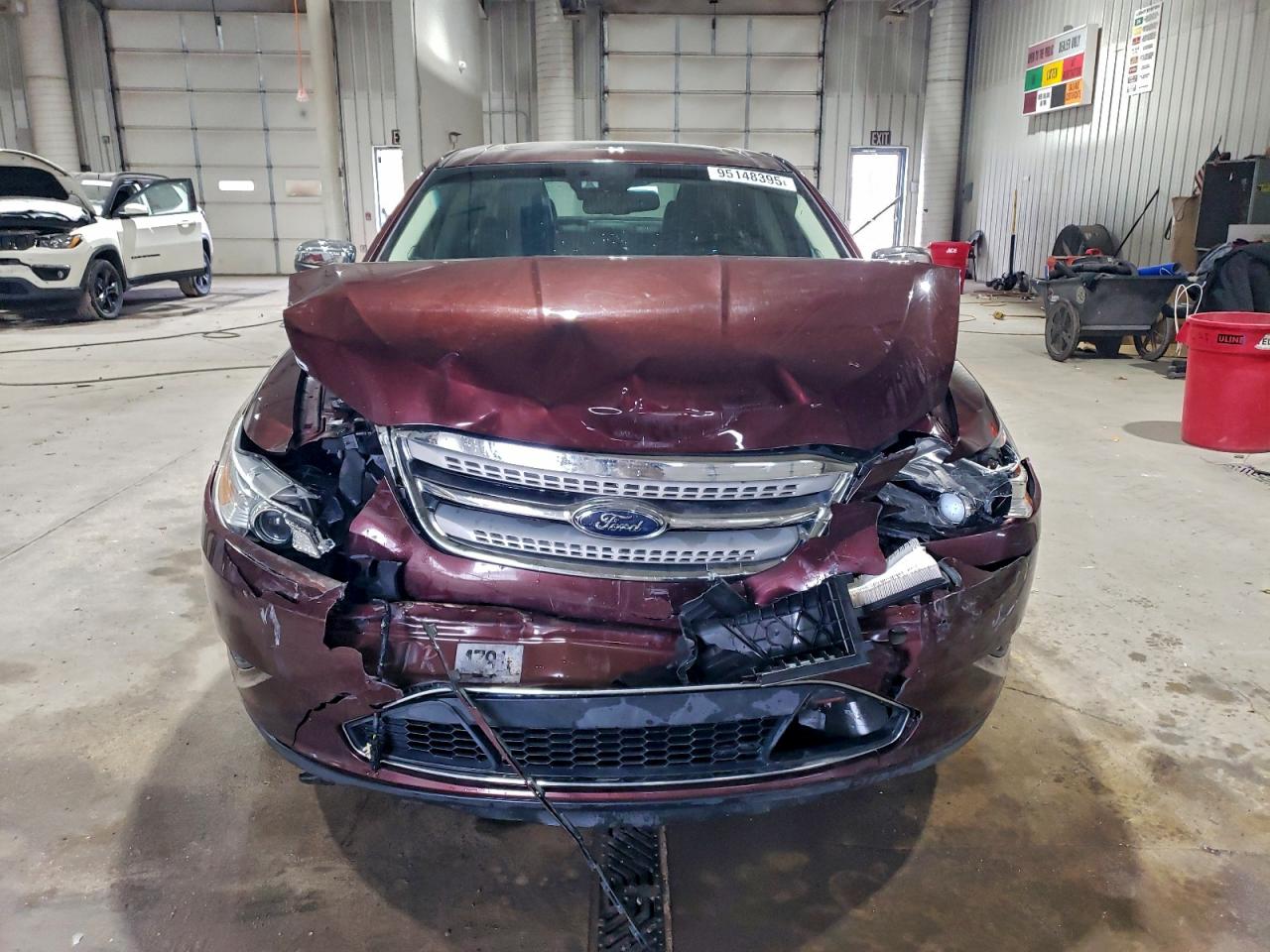 Lot #3315961168 2010 FORD TAURUS LIM