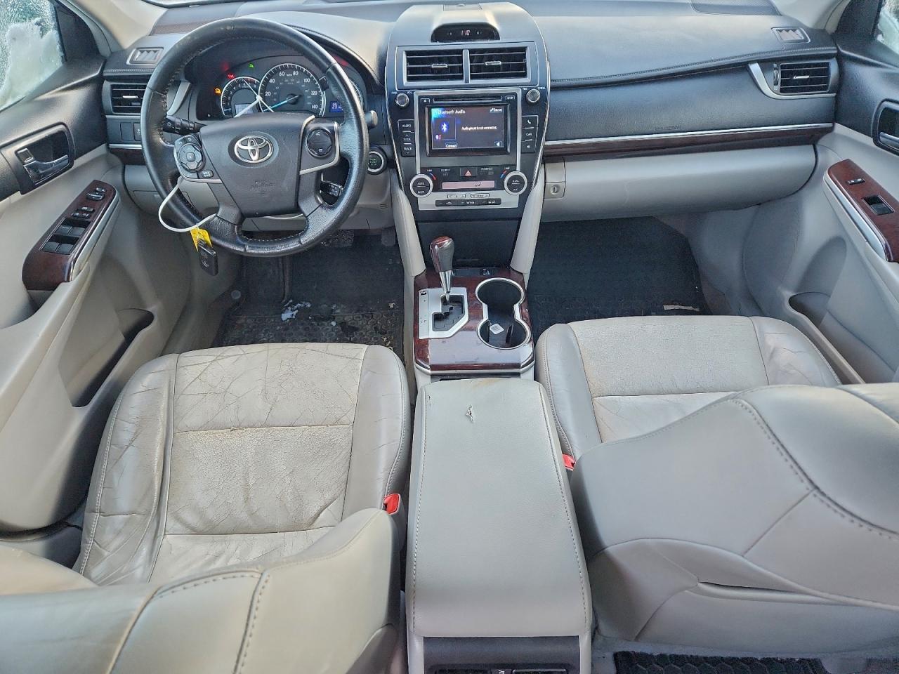 TOYOTA CAMRY BASE