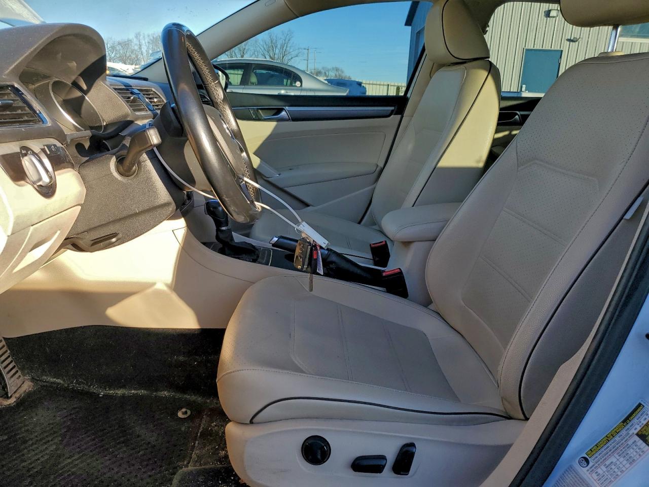 VOLKSWAGEN PASSAT R-LINE