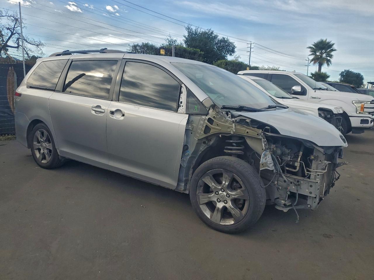 Lot #3318184953 2012 TOYOTA SIENNA SPO