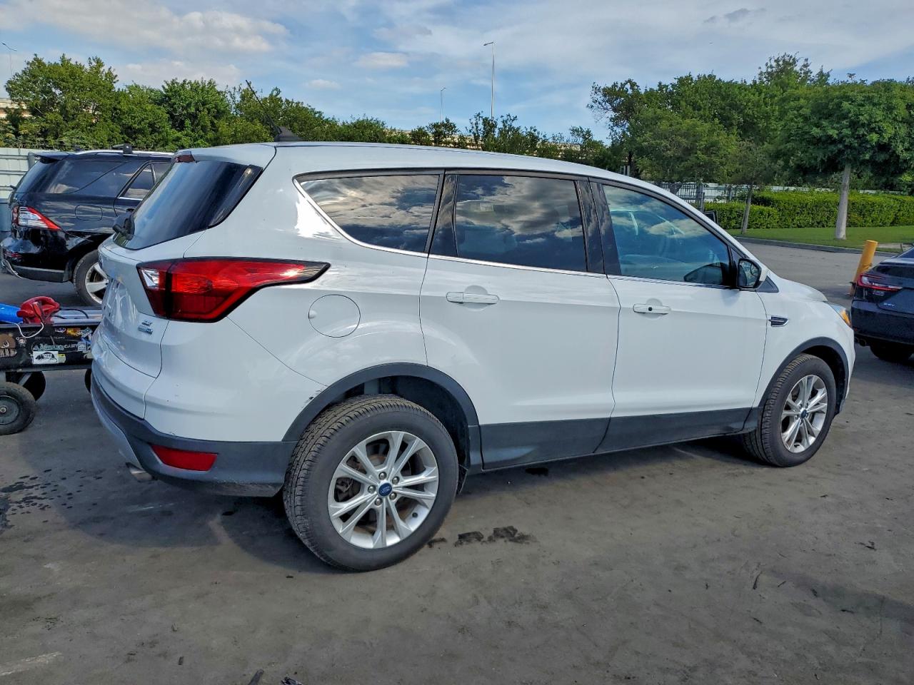 Lot #3312329776 2019 FORD ESCAPE SE