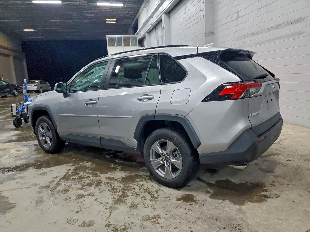TOYOTA RAV4 LE