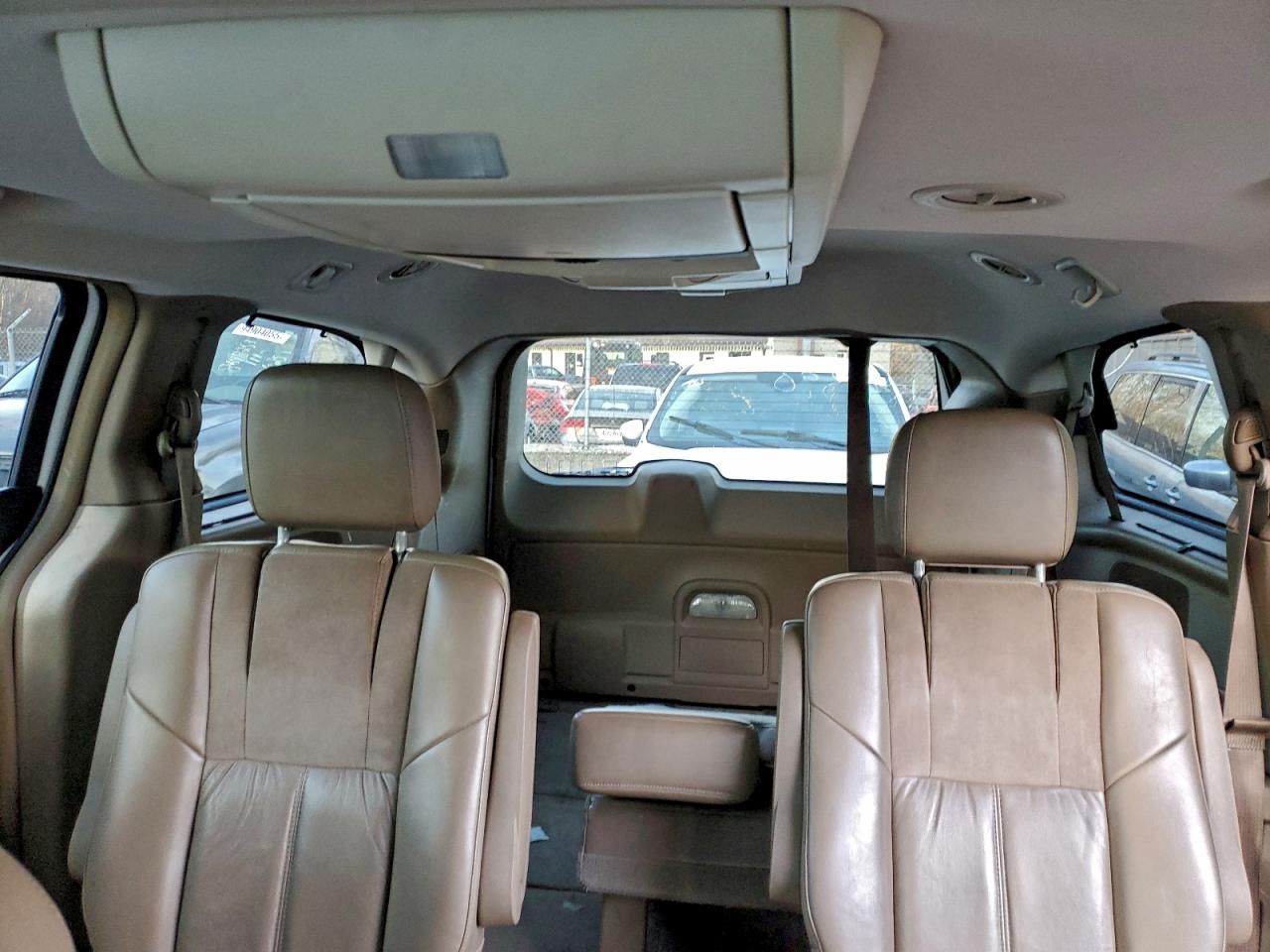 CHRYSLER TOWN & COUNTRY LIMITED