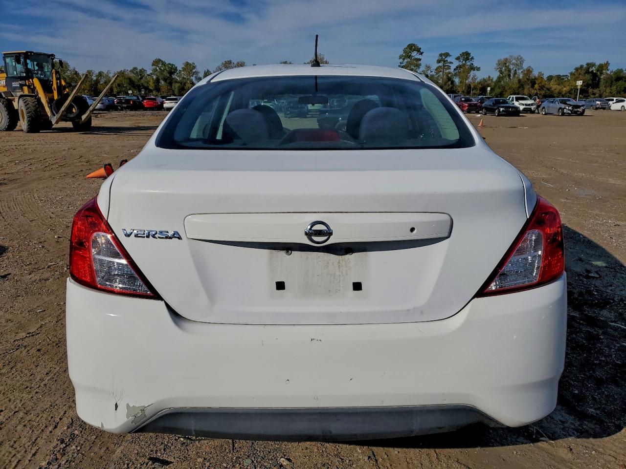 NISSAN VERSA S
