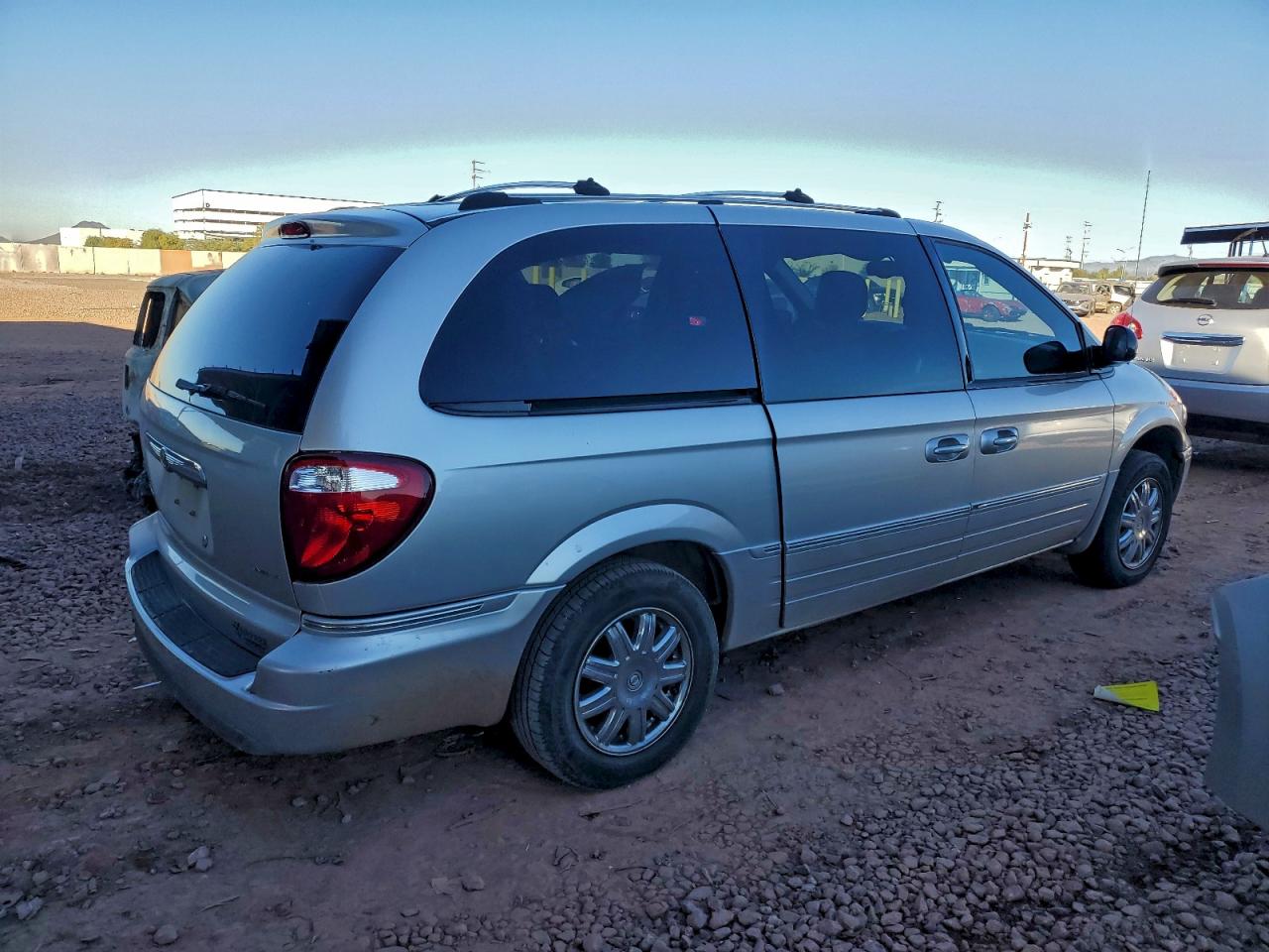Lot #3310611285 2006 CHRYSLER TOWN & COU