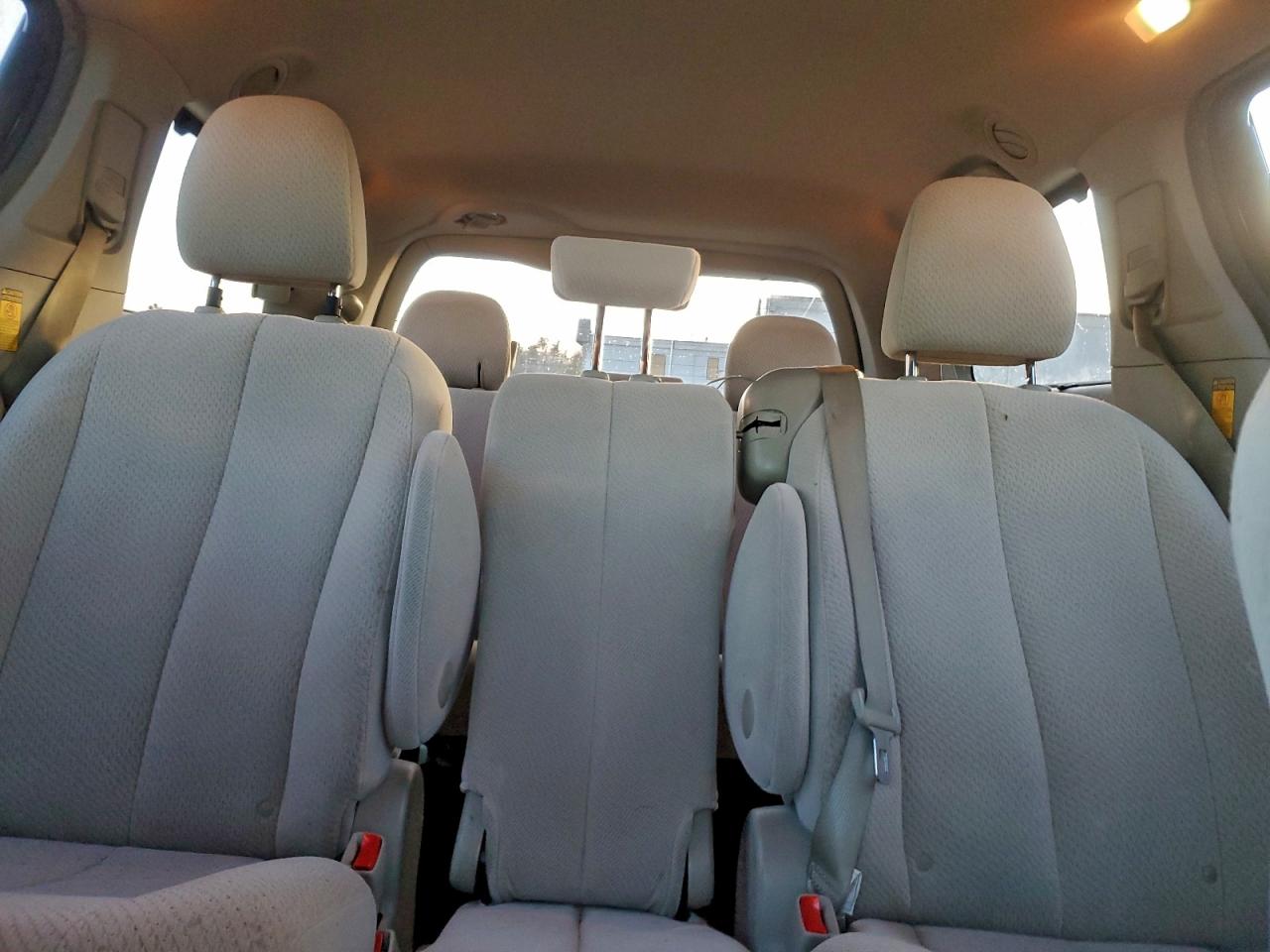 Lot #3304622446 2014 TOYOTA SIENNA LE