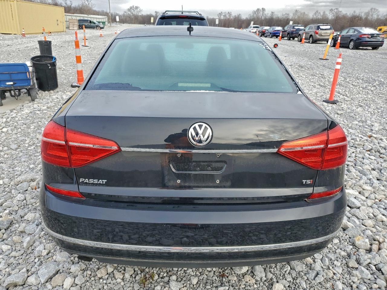VOLKSWAGEN PASSAT S