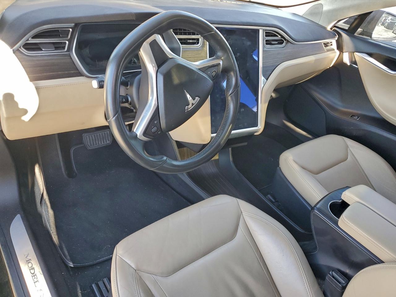 Lot #3316815397 2015 TESLA MODEL S