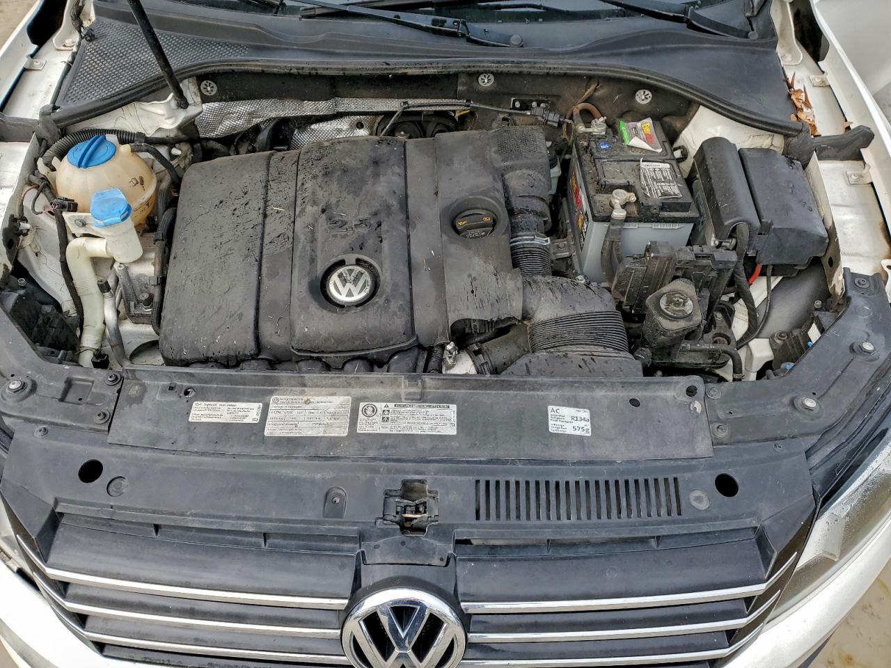 VOLKSWAGEN PASSAT SE