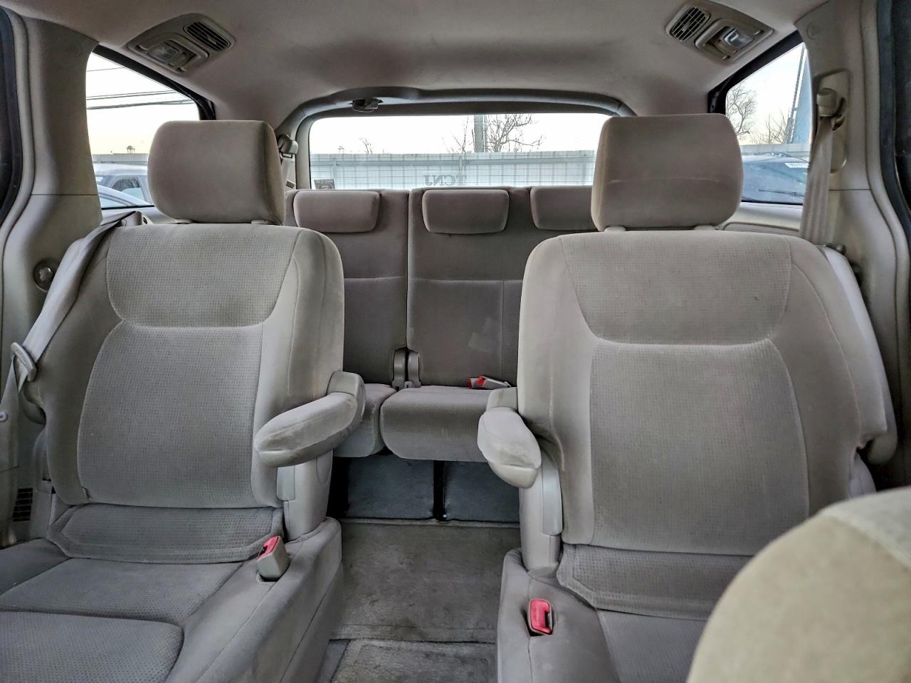 Lot #3317782122 2004 TOYOTA SIENNA CE