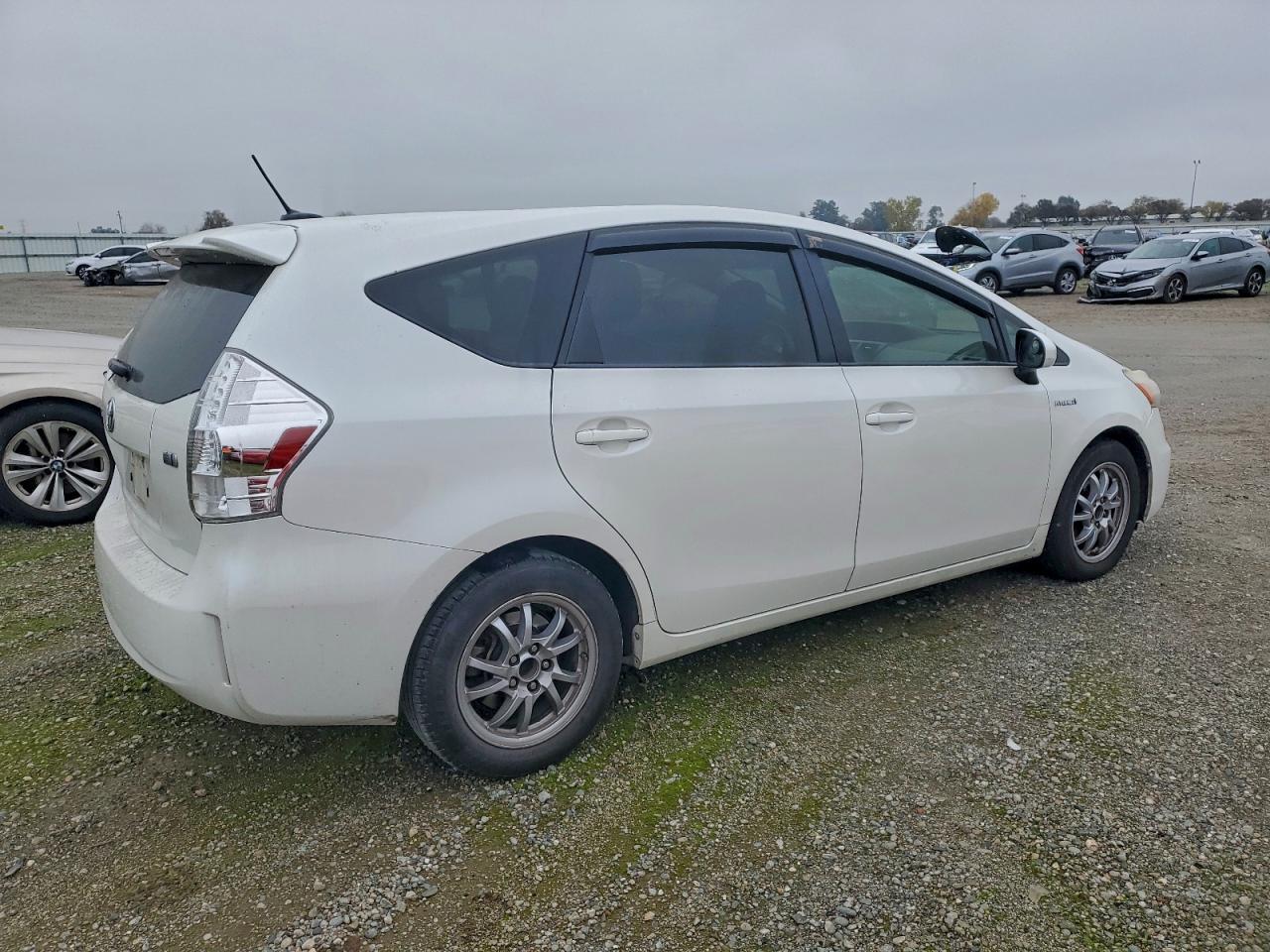 Lot #3316698523 2012 TOYOTA PRIUS V