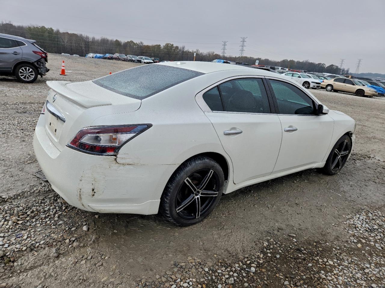 NISSAN MAXIMA S