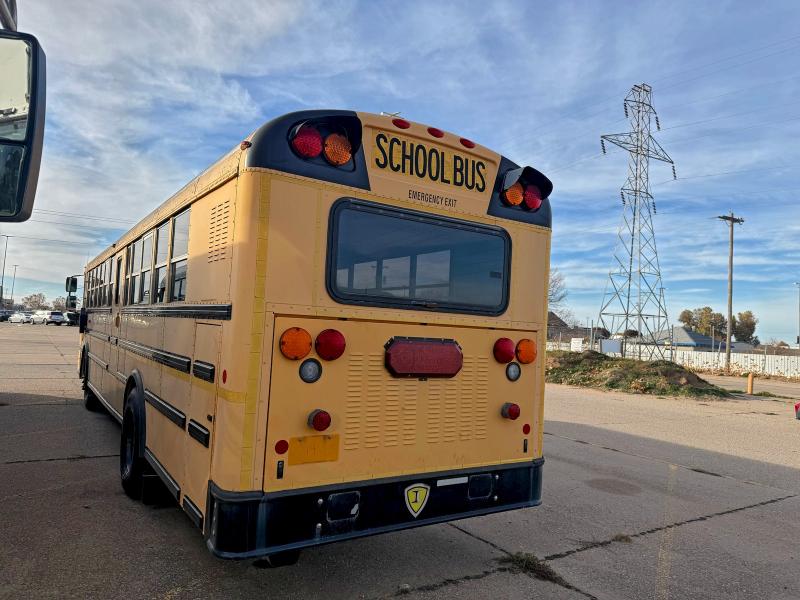 2010 IC CORPORATION 3000 RE #3312261775