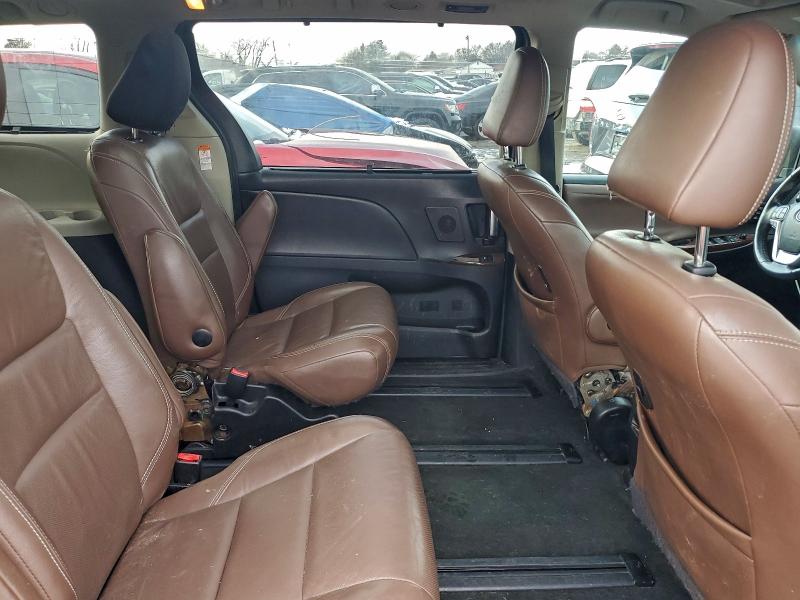 2017 TOYOTA SIENNA XLE #3317703106