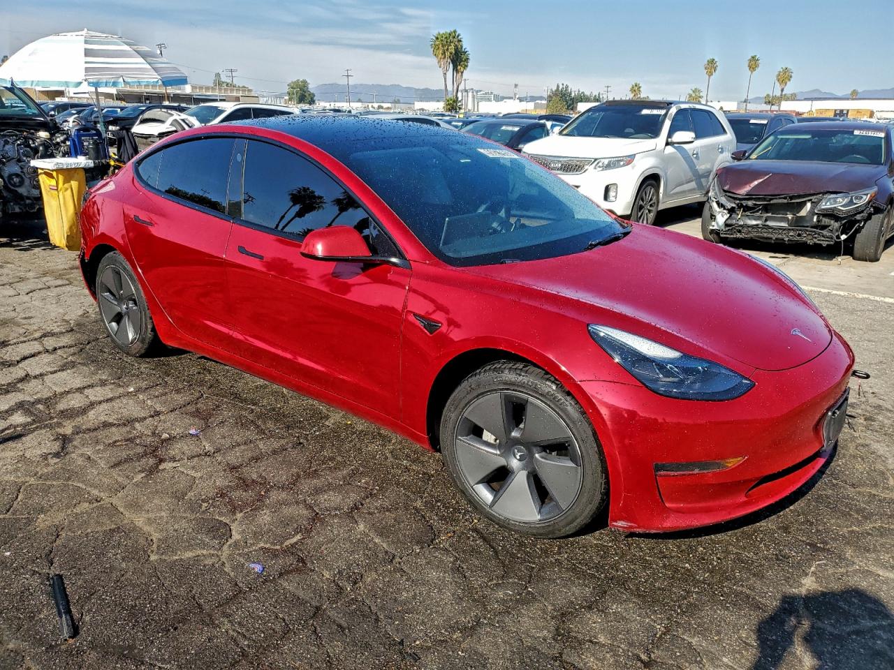 TESLA MODEL 3