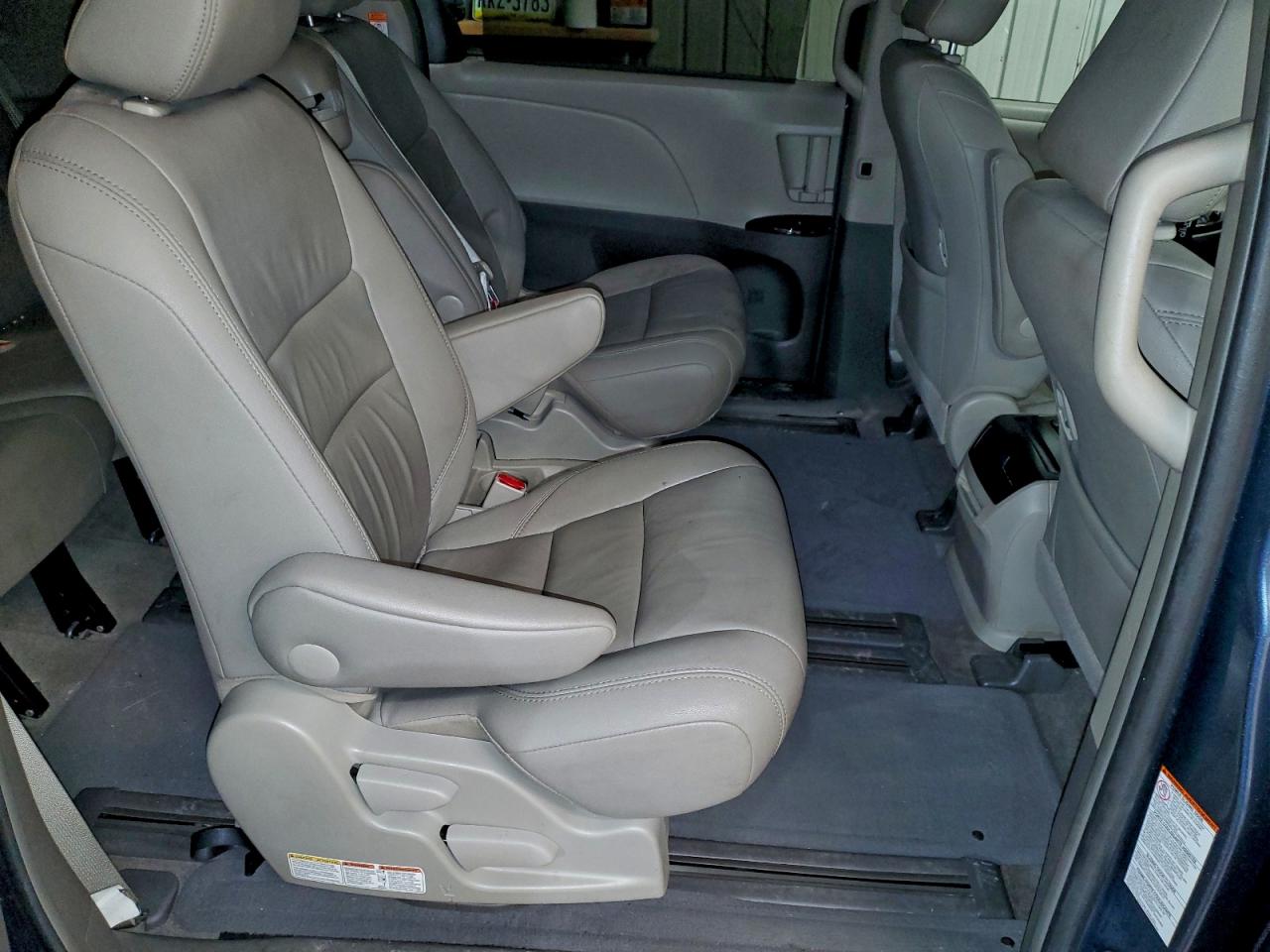 Lot #3315988137 2015 TOYOTA SIENNA XLE