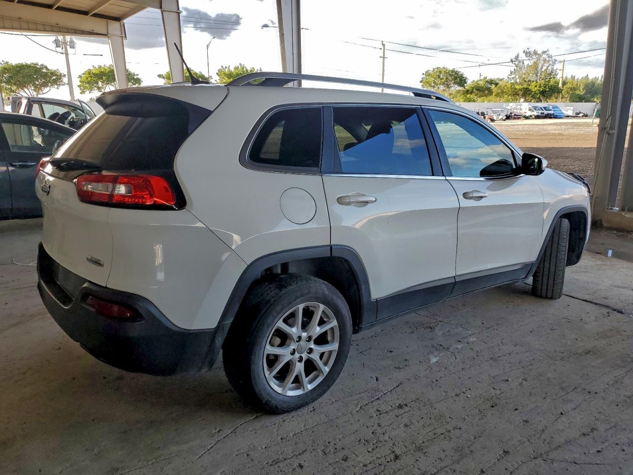 JEEP GRAND CHEROKEE LATITUDE