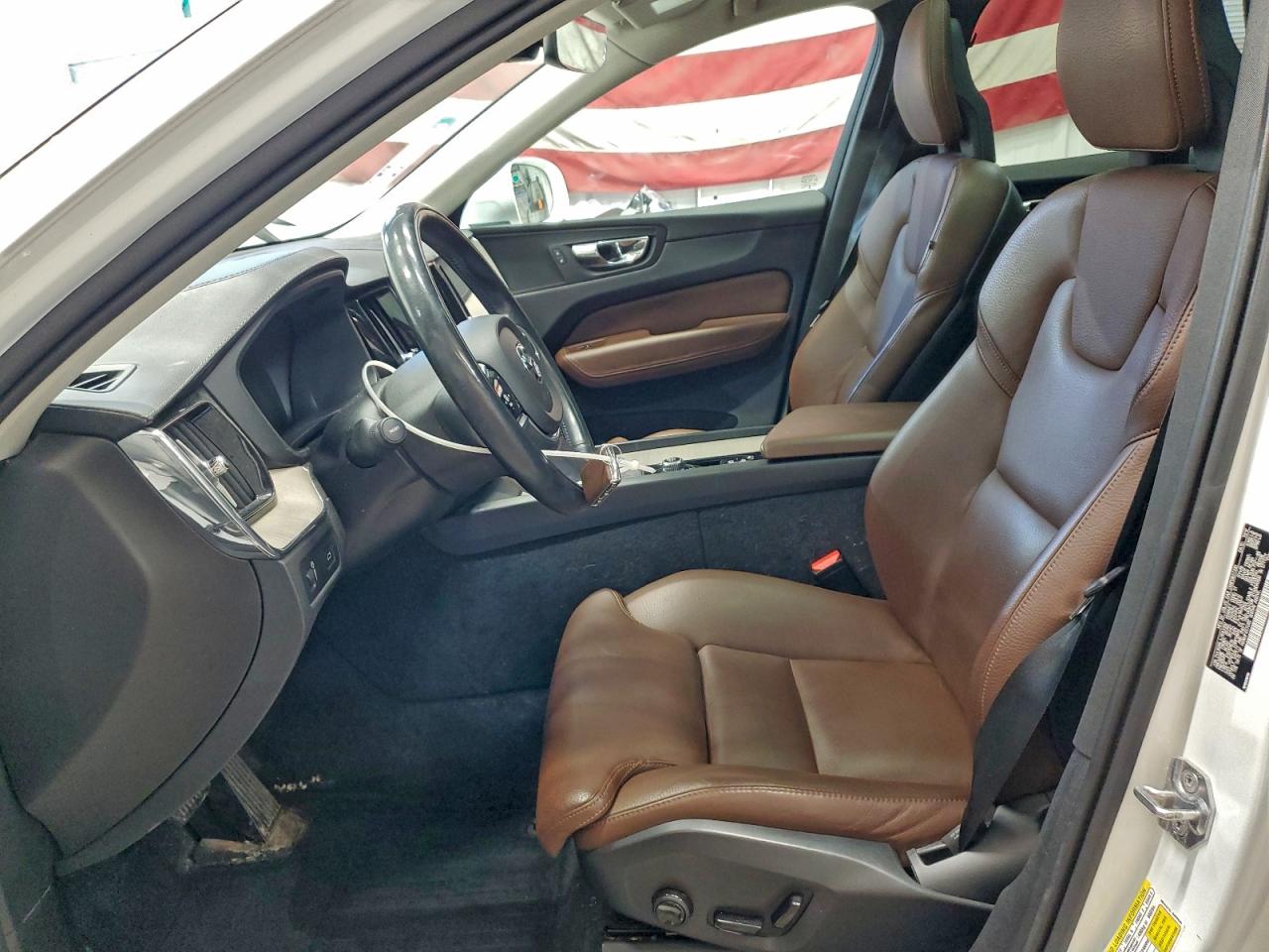 VOLVO XC60 T5 INSCRIPTION