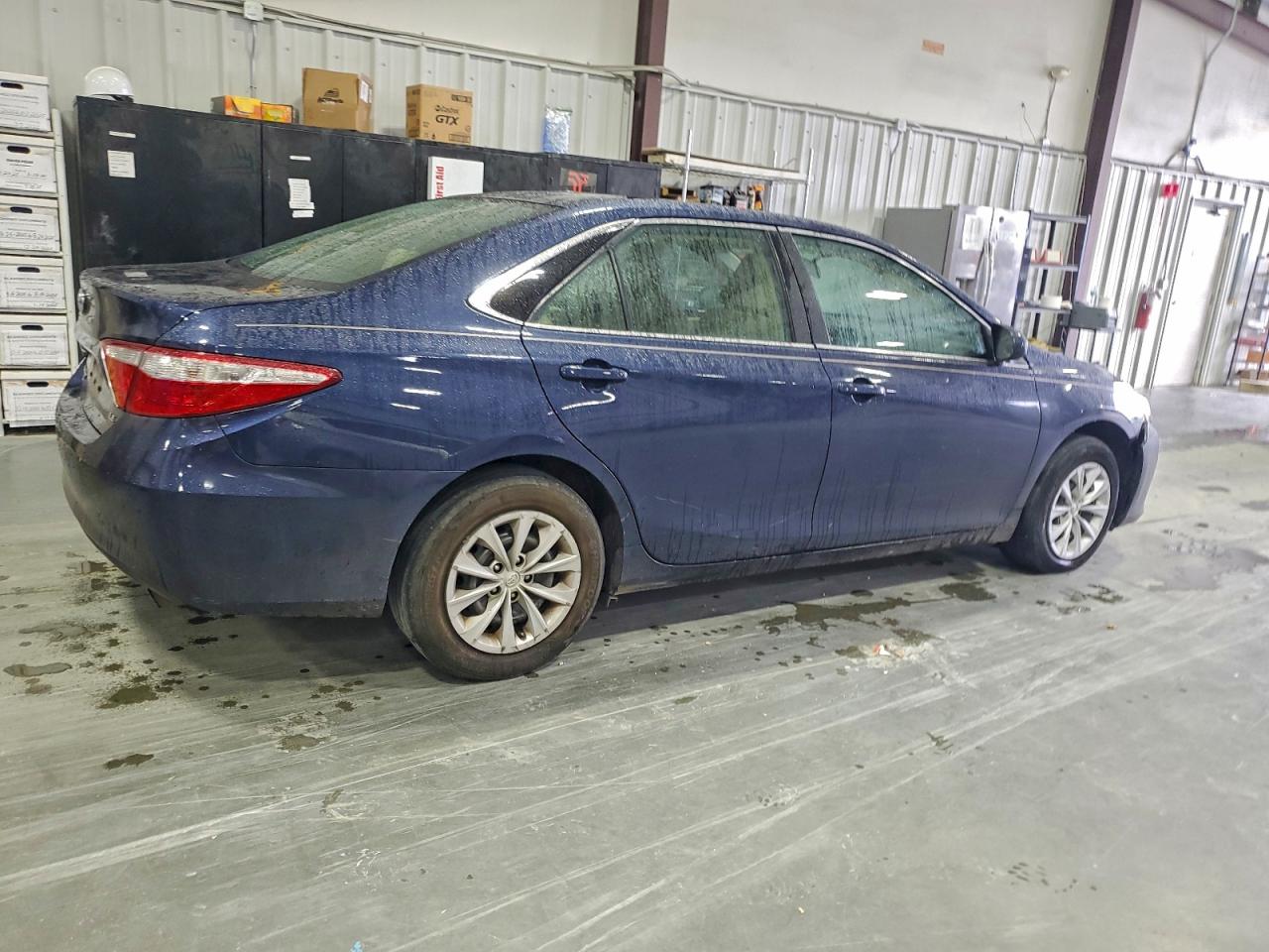 Lot #3302726018 2015 TOYOTA CAMRY LE