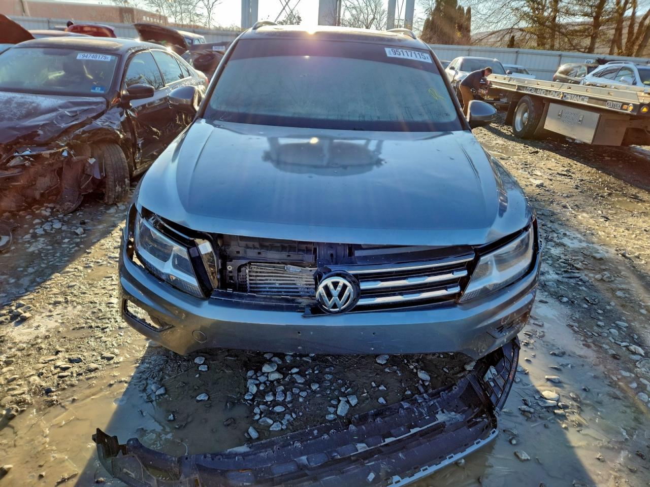 VOLKSWAGEN TIGUAN SE