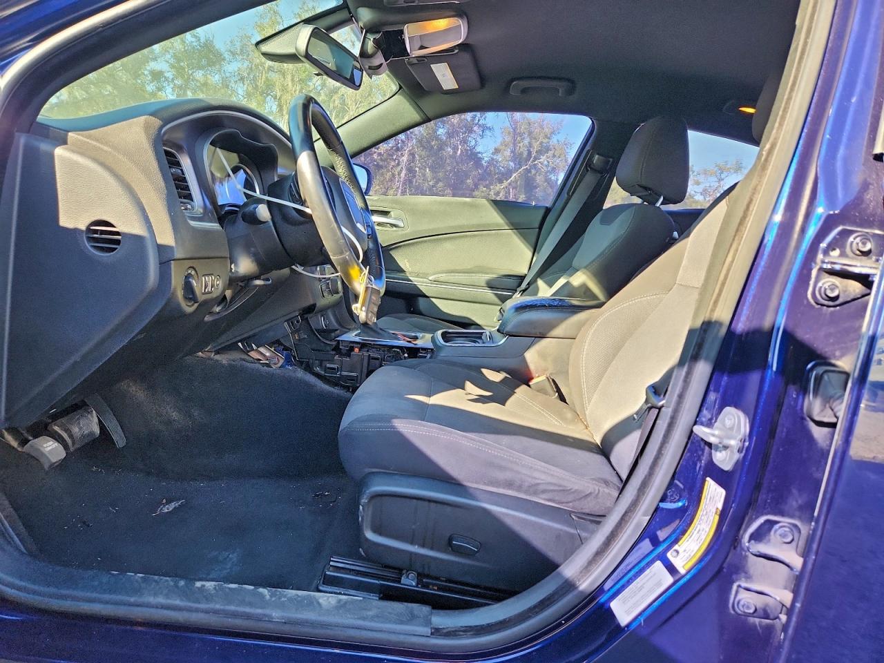 Lot #3318878971 2015 DODGE CHARGER SE