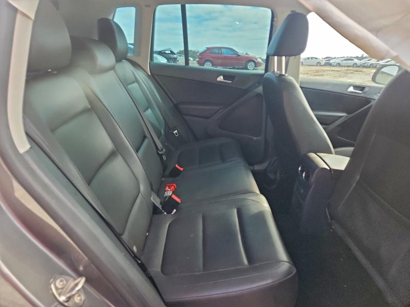 2016 VOLKSWAGEN TIGUAN S #3303815420