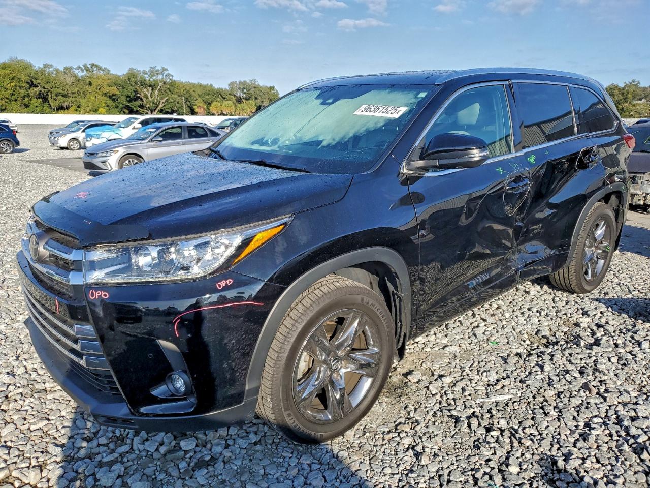 TOYOTA HIGHLANDER LIMITED
