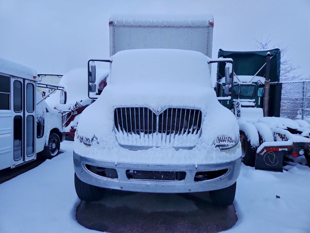 Lot #3304457584 2017 INTERNATIONAL 4300