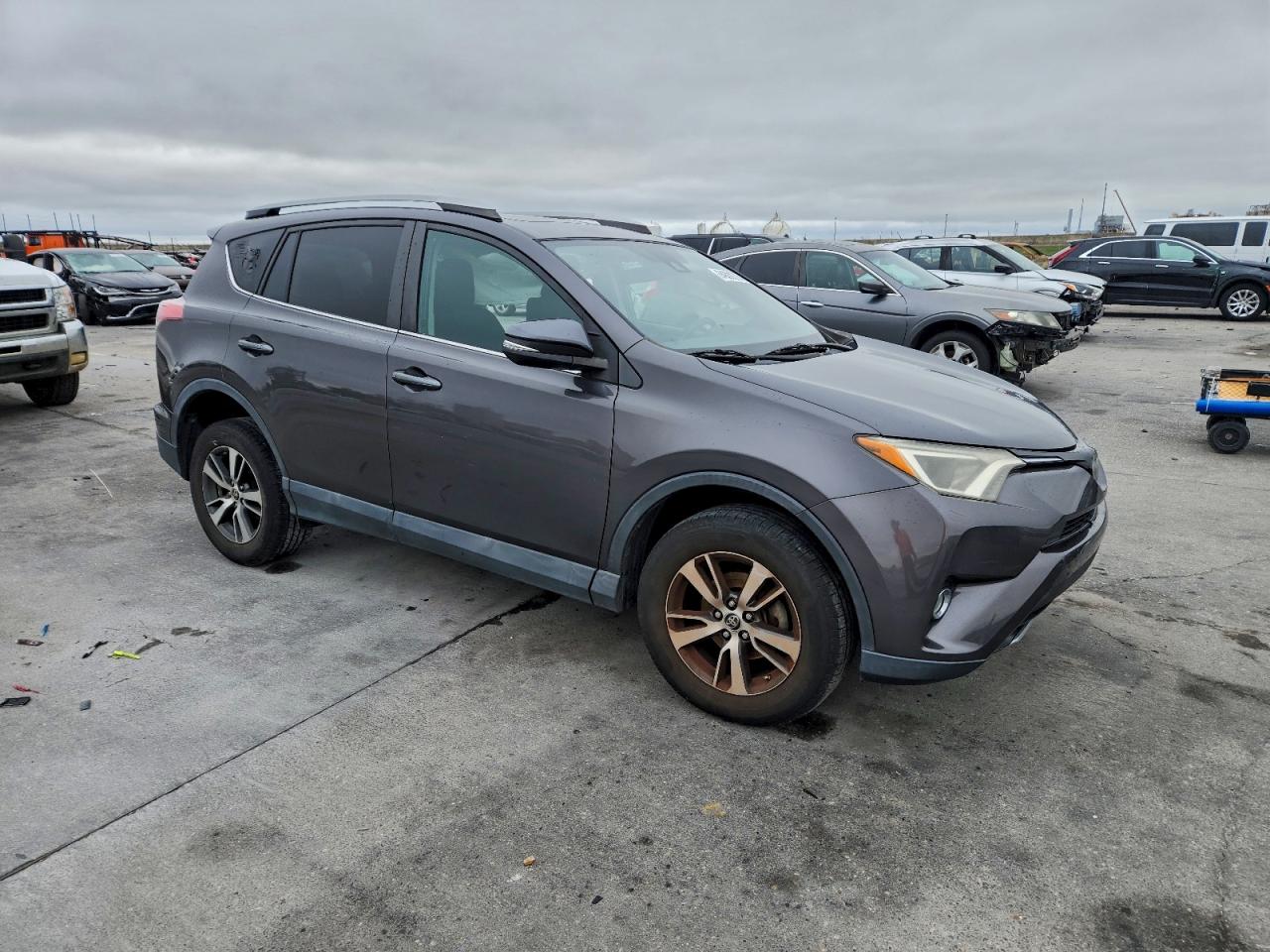 Lot #3316094269 2017 TOYOTA RAV4 XLE