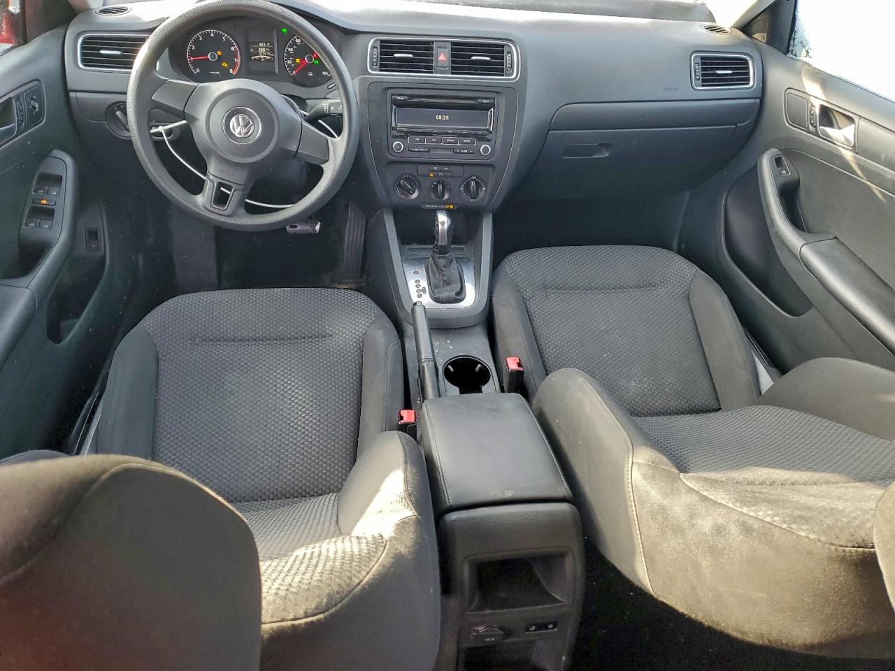 VOLKSWAGEN JETTA BASE