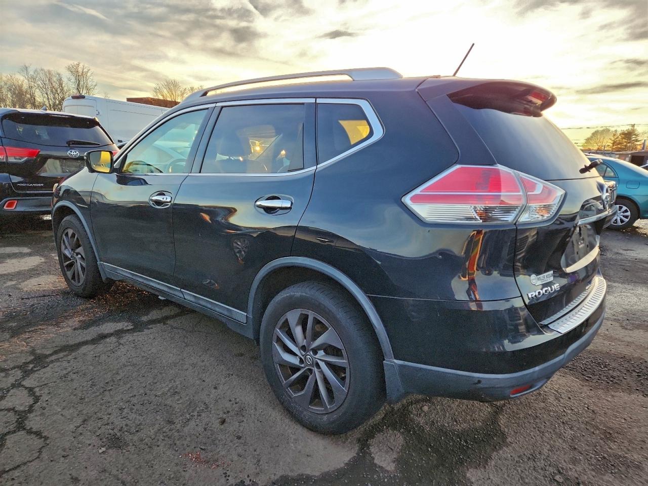 Lot #3304515543 2016 NISSAN ROGUE S