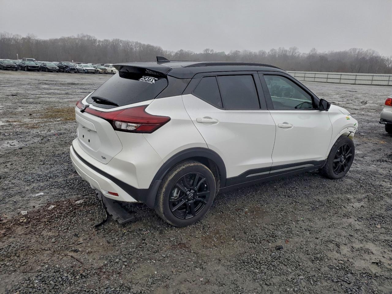 NISSAN KICKS SR