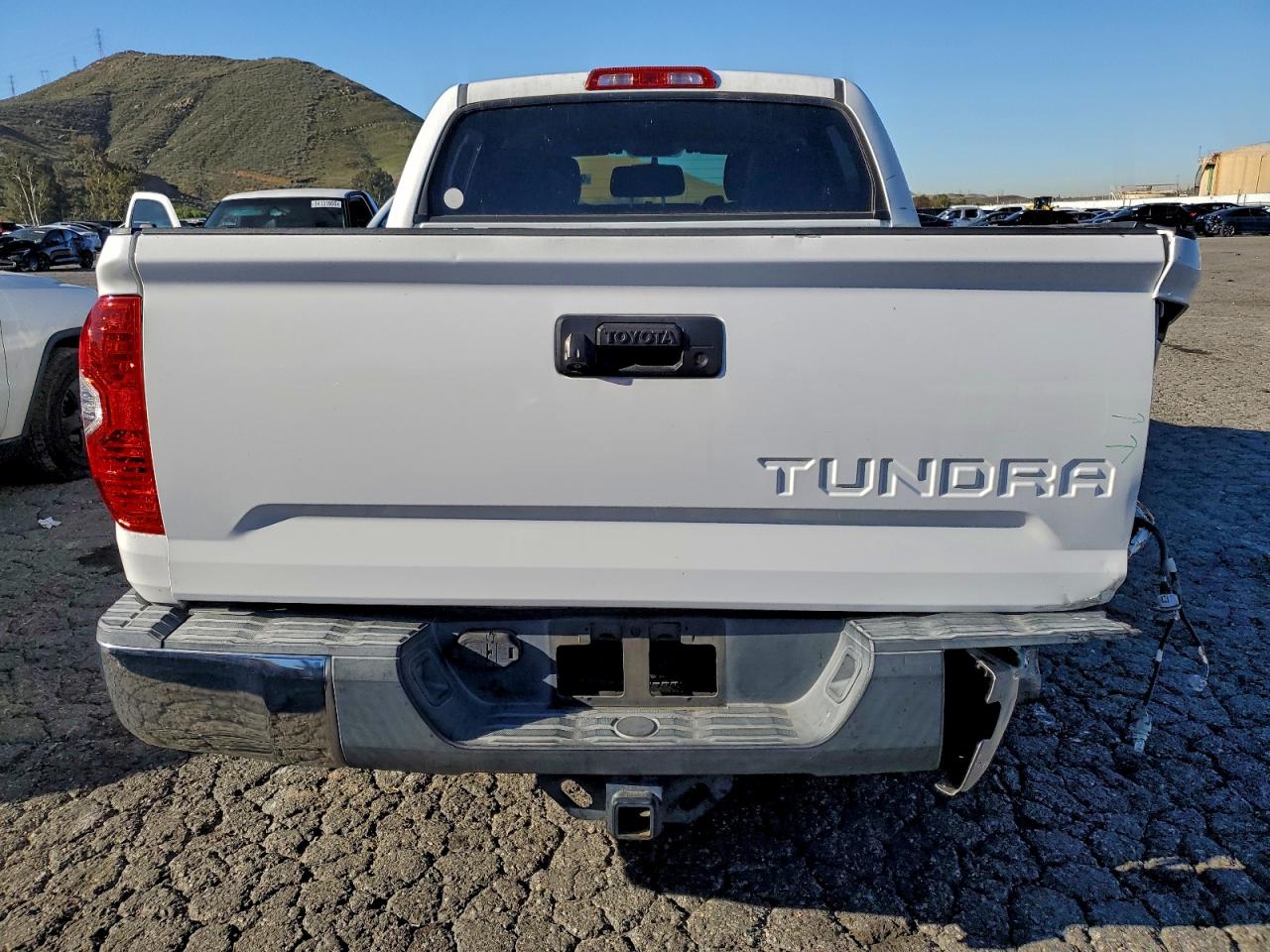 TOYOTA TUNDRA CREWMAX SR5